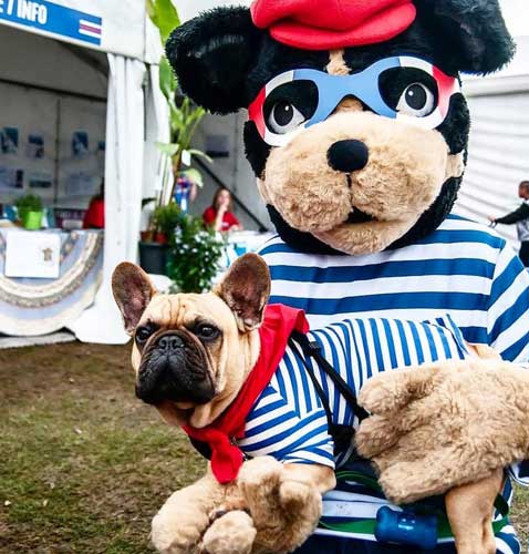 Brisbane French Festival Roving Entertainers
