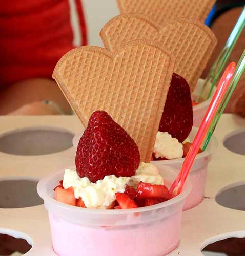 Redfest Strawberry Festival Strawberries Cream